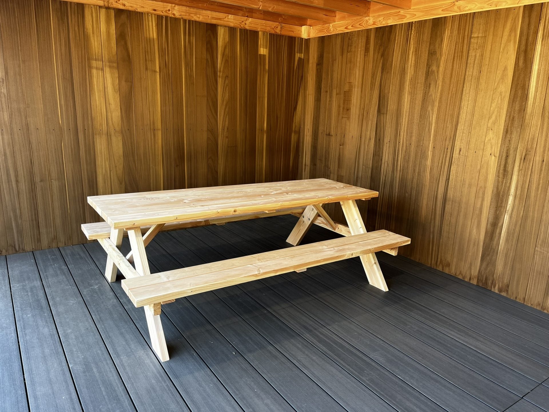 Picknicktafel Lindor van Douglashout op het terras